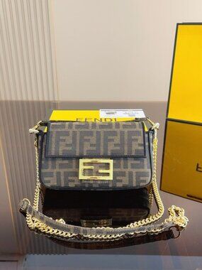 AUTHENTIC Fendi Baguette bag
